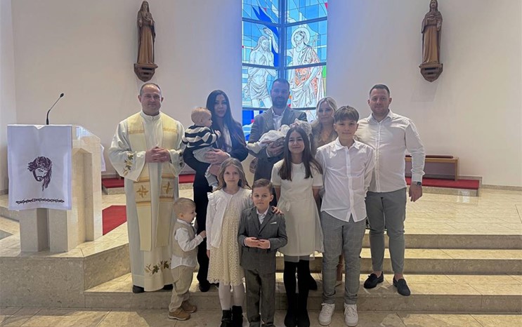 U župi Jelkovec proslavljeno krštenje petog djeteta u obitelji Bućan